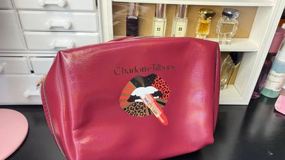 【 現貨 】Charlotte Tilbury 超大容量化妝收納袋 酒紅色 Make up Bag