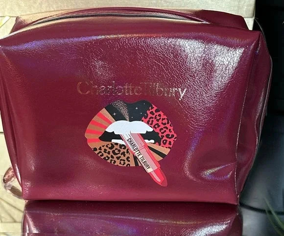 【 現貨 】Charlotte Tilbury 超大容量化妝收納袋 酒紅色 Make up Bag